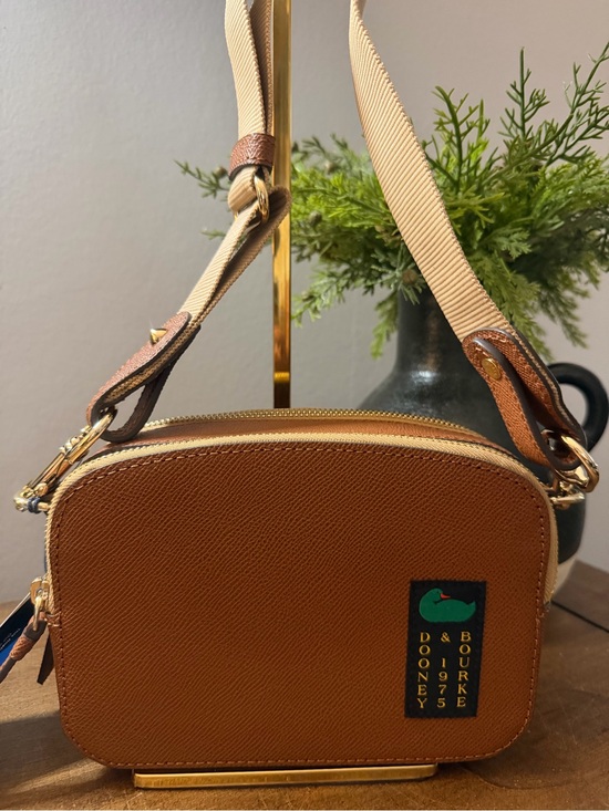 Dooney & Bourke Handbags - Dooney & Bourke Alpine Ambler 20 Crossbody Bag